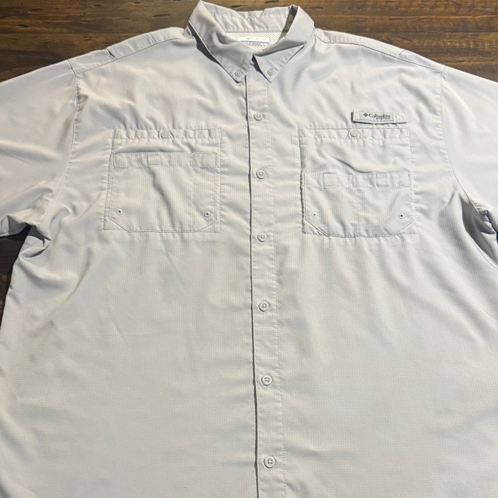 Columbia Men's Light Gray Short-Sleeve Button-Down Fishing Shirt-XL